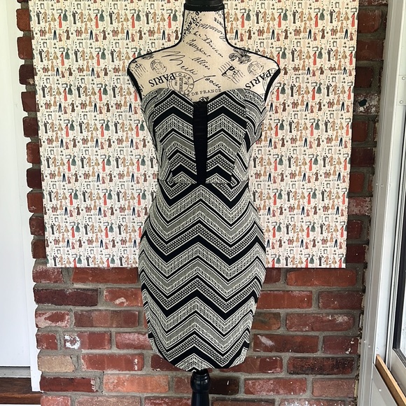 Windsor Dresses & Skirts - Windsor dress 🖤